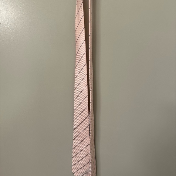 Louis Vuitton Silk Pattern Tie (Pink with Black Stripes) - Picture 3 of 3